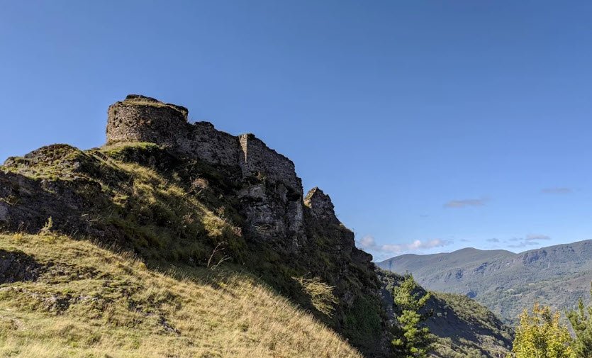 Castle of O Carbedo, Spain